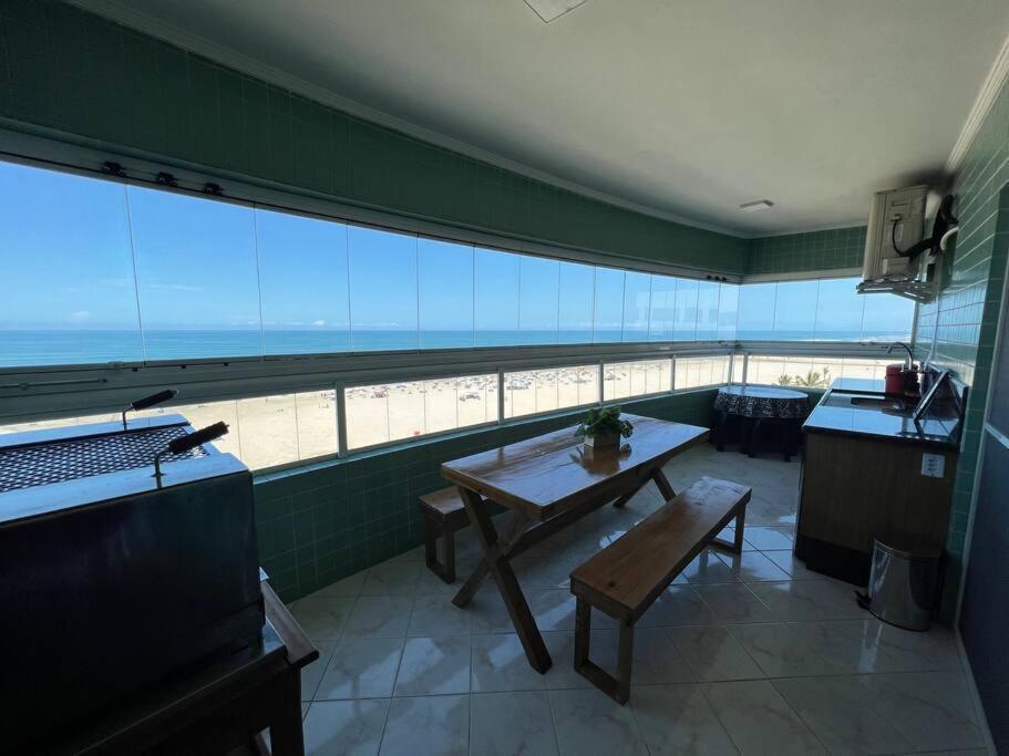 Apartamento Guilhermina De Frente Para O Mar برايا جراندي المظهر الخارجي الصورة